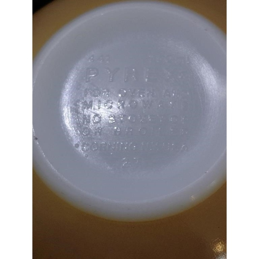 Vintage Pyrex Butterfly Gold Cinderella Bowl #443 and Small Mixing Bowl #401 - Picture 6 of 8